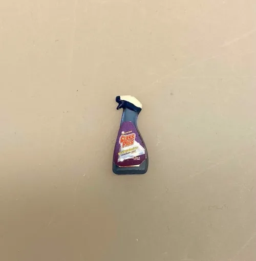 Miniature Glasspray Glass Plus, glassex, vinduesspray, glasrens, rengøring, 1:12, dukkehus, ting, tilbehør, sætterkasse, sættekasse, nissebo, nisser, sangskjuler, rengøringsjob, symbolsk, gave, ide, rengøringshjælp, biti, ribe
