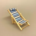 Miniature Liggestol blåstribet med pude, Miniature Håndklæde Frotte lyseblåt, strand, stranden, badeferie, charter, ferie, rejse, vinterbader, vinterbadning, dukkehus, bad, gå glad i bad, håndklæde, miniature, dukkehustilbehør, ting til, nisser, nissebo, nissedør, biti , ribe