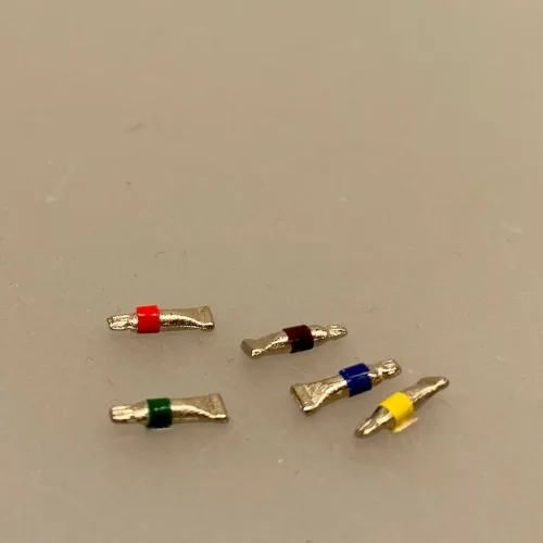 Miniature Malertuber, kunstmaler, maling, oliemaleri, oliefarver, miniature, mini, maleri, maler, sangskjuler, kunst, gavekort, symbolsk, sætterkasse, sættekasse, dukkehus, dukkestue, ting, til, tilbehør, nisser, nisse, 1:12, farver, kreativ,