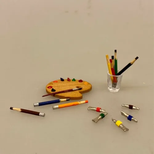 Miniature Malertuber, kunstmaler, maling, oliemaleri, oliefarver, miniature, mini, maleri, maler, sangskjuler, kunst, gavekort, symbolsk, sætterkasse, sættekasse, dukkehus, dukkestue, ting, til, tilbehør, nisser, nisse, 1:12, farver, kreativ,