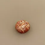 Miniature Rundt Brød, bageri, bagerbutik, bagekursus, den store bagedyst, langtidshævet, surdej, dukkehus, tilbehør, ting til, dukkehuset, dukkehjem, miniature, dukkemad, sætterkasse, sættekasse, nisser, nissedør, nissebo, legemad, biti, ribe, sangskjuler, symbolsk, gave, gavekort