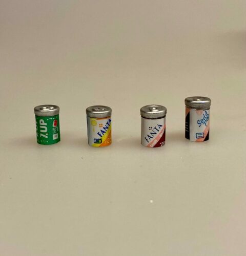 Miniature Sodavand på Dåse, 7 UP, appelsin, fanta, appelsinsodavand, læskedrik, dåse, dåsesodavand, sodavandsdåser, biti, ribe