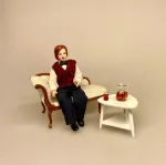 Miniature Trekantet hvidt sofabord med hylde, sofabord, nyreformet, retro, bord, hjørnebord, lampebord, dukkehus, dukkemøbler, dukkestue, dukkehustilbehør, nisser, nissetilbehør, nisse, nissebo, nissehus, nissedør, tilbehør, ting, sangskjuler, symbolsk, gave, gavekort, til, bord, møbler, lille, miniature, mini, miniaturer, 1:12, biti, ribe, indretning, lege, dukkehusting, dukkehusmøbler,