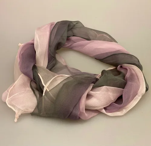 Silkechiffon Tørklæde 1158 - Grå/Syren/Rosa, 1158-099, 1158-99, silketørklæde, silkechiffon, kvalitet, let, eksklusivt, lækkert, gaveide, mors dag, fødselsdag, luksus, smukt, let, lunt, elegant, ren silke, 100%, biti, ribe