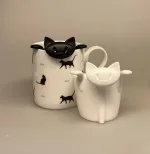 Tesi - Te si til krus - Kat Hvid, Tesi - Te si til krus - Kat Sort, ting med, kat, katte, katteting, tesi, te-si, kattesi, te, tee, tea, afternoon, tea time, gave, gaveide, eftermiddagste, løs, løsvægt, urtete, i kop, krus, tekop, tekrus, tetid, teelsker, tedrikker, køkkenting, tebrev, biti, ribe