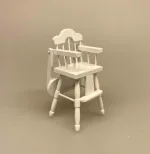 Miniature Høj Barnestol Hvid, højstol, barnestol, baby, børneværelset, miniature, stol, dukkehus, dukkehusmøbler, tilbehør, ting til, nisser, små, dukkemøbler, dukkehus, mini, sangskjuler, symbolsk, babushower, barnedåb, dåb, dåbsgave, barselsgave, 1:12, biti, ribe