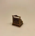 Miniature Kasseapparat Antik Kobber, antik, gammelt, gammeldags, kasse, pengekasse, købmand, købmandsbutik, høker, dukkehus, miniature, symbolsk, gave, gaveide, selvstændig, egen, butik, butiksejer, butiksuddannet, tilbehør, dukkekøbmand, dukkebutik, 1:12, manufaktur, biti, ribe