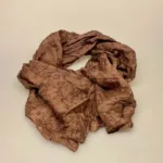 Silketørklæde 8094 Ensfarvet med Broderi Brunt, kakaobrunt, silketørklæde, fuldbroderet, broderet, broderi, ensfarvet, anvendeligt, lille, let, blødt, lækkert, let, smart, fint, silke, ren, ægte, 100%, biti, ribe