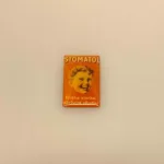 Miniature Emalje skilt - Stomatol, tandpasta, tandpastasmil, hvide, tænder, tandlæge, færdig, tandlægehøjskolen, klinikassisstenst, miniature, apotek, købmand, dukkehus, dukkehuset, ting til, tilbehør, mniiature, 1:12, symbolsk gave, uddannet, uddannelse, færdig, sætterkasse, skilte, reklameskilte, emalje, skilt, biti, ribe