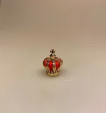 Miniature Kongekrone, krone, prinsesse, dronning, dronninge, guldkrone, adelig, hoffet, hofleverandør, konge, kattekonge, fastelavn, miniaturer, 1:12, dukkehus, sætterkasse, symbolsk, gave, sangskjuler, prins, på den hvide hest, katten af tønden, biti, ribe
