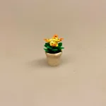 Miniature Potte med stedmoderblomst gul, 7058A, blomst, Miniature Potte , gartner, landskabsarkitekt, , blomst,, påske, påskeblomster, mini, urtepotte, lerpotte, blomsterpotte, dukkehus, dukkehusting, dukkehustilbehør, 1:12, skala, mini, miniature, miniatyre, miniaturer, sættekasse, sætterkasse, sangskjuler, symbolsk, gavekort, planteskole, haven, have entusiast, havemand, gartner, uddannet, biti, ribe, landskabsarkitekt,