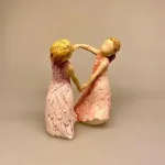 More than words - To piger som hjerte - For my Friend, min ven, veninde, venskab, hjerte, hjerteveninder, bedste ven, figur, gave, gaveide, piger, søstre, søskende, biti, ribe, figurine, yndig, speciel, dekorativ, særlig jeg tænker på dig, omsorg,