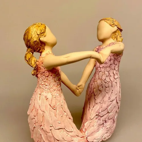 More than words - To piger som hjerte - For my Friend, min ven, veninde, venskab, hjerte, hjerteveninder, bedste ven, figur, gave, gaveide, piger, søstre, søskende, biti, ribe, figurine, yndig, speciel, dekorativ, særlig jeg tænker på dig, omsorg,