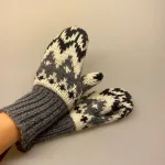 Strikkede luffer uld med foer og mønster blå farver, Strikkede luffer uld med foer petrol, Strikkede luffer uld med foer gule, håndstrikkede, luffer, vanter, handsker, uldvanter, uldluffer, strikluffer, strikvanter, varm, varme, tykke, lækre, bløde, forede, smarte, perlestrik, hipster, cool, vinterluffer, biti, ribe, fuza,