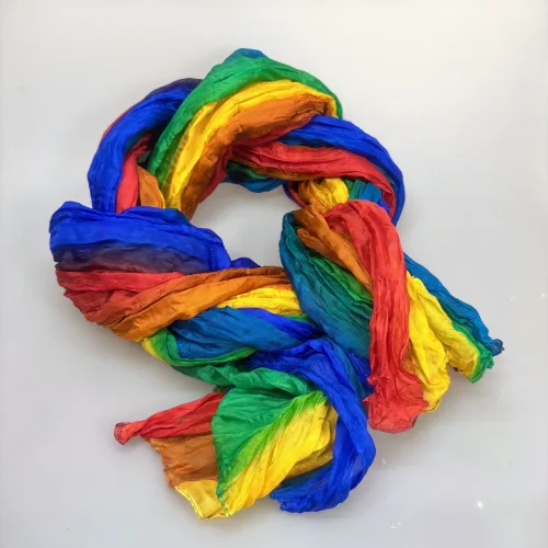 Twistet Silketørklæde 90160 Regnbue, ara, salto, sandvasket, snoet, twistet, crash, ponge, regnbuefarvet, pride, rainbow, alle farver, kulørt, stort, let, luksus, lækkert, smukt, ren, ægte, silke, 100%, silketørklæde, aflangt, stola, silkestola, festligt, kulørt, se min kjole, biti, ribe, håndrullede, kanter, kvalitet, fnuglet, klokkeblomst, lbgt