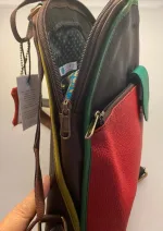 Unika Rygsæk i læder - Round Lille Rød/Blå/Grøn, rygsæk, læder, skind, lædertaske, læderrygsæk, skindtaske, spansk, elefant, kulørt, farver, farverig, sjov, one of a kind, unik, unika, speciel, lille, praktisk, smart, biti, ribe, vadehavet, gave, gaveide, arbejde