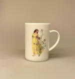 Ben Porcelæn krus - Min Yndlings kop - Kamille prinsesse, blomsteralf, alf, blomsterfe, kamille, kamilleblomst, dronning, prinsesse, blomst, gul, margurit, margerit, ben porcelæn, porcelæn, kaffekop, kaffekrus, konfirmation, konfirmand, gave, gaveide, personlig, smuk, yndig, fin, te, tekop, the, tekrus, tedrikker, kakao, biti, ribe, yndig,