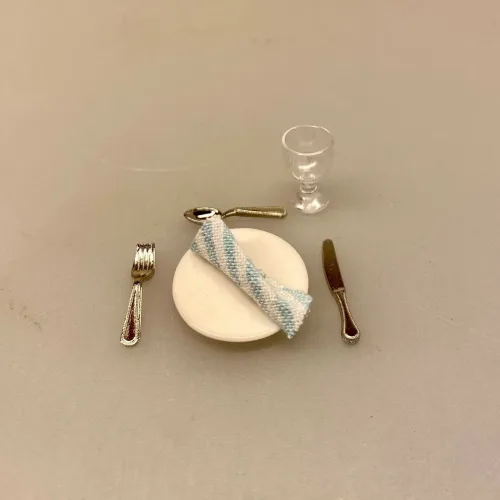 Miniature Bestik - Kniv Gaffel & Ske sølv til 2, ske, gaffel, kniv, bestik, knive, skeer, gafler, service, dukkehus, ting, til, tilbehør, nisser, nissebo, nissehus, nissedør, julekalender, miniature, dukkehusting, dukkehustilbehør, 1:12, sætterkasse, sættekasse, biti, ribe, dukkestue