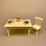 Miniature Tallerkener 2 stk Almue Keramik, Miniature Bestik - Kniv Gaffel & Ske sølv til 2, ske, gaffel, kniv, bestik, knive, skeer, gafler, service, dukkehus, ting, til, tilbehør, nisser, nissebo, nissehus, nissedør, julekalender, miniature, dukkehusting, dukkehustilbehør, 1:12, sætterkasse, sættekasse, biti, ribe, dukkestue