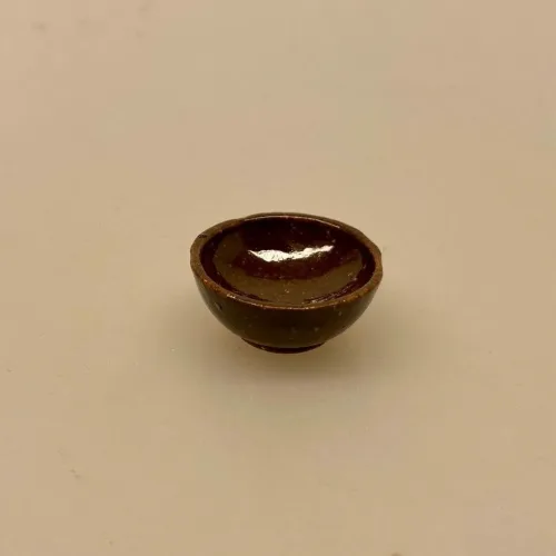 Miniature Keramik Grødfad Mørkebrunt, dejfad, dejskål, bageskål, keramikskål, keramik, mini, mikro, 1:12, nisser, nissetilbehør, nisseting, dukkemad, nissedør, ting til, tilbehør dukkehus, miniaturer, sætterkasse, sættekasse, sangskjuler, julekalender, pakkekalender, jul, biti, ribe