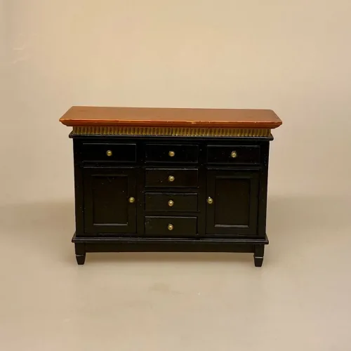 Miniature sort Kommode med guldkant, dukkehus, dukkemøbler, tilbehør, ting til, nisser, nissehus, nissedør, nissebo, dukkehusting, dukkehustilbehør, dukkehusmøbler, kommeode, miniature, 1:12, sangskjuler, symbolsk, gave, gaveide, møbler, gavekort til, dukke, biti, ribe,