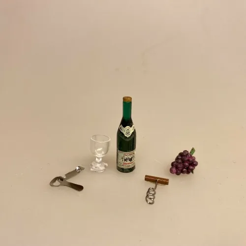 Miniature Proptrækker Oplukker & Dåseåbner, tjener, tjeneruddannet, uddannet, færdig,sommelier, vinkyber, vinkender, vin, elsker, gavekort, sangskjuler, gave, symbolsk, mini, miniature, bittelille, lillebitte, 1:12, sætterkasse, dukkehus, tilbehør, ting til, øloplukker, proptrækker, biti, ribe, sætterkassen, dukkehustilbehør, nisser, nissedør, nissehus, julekalender