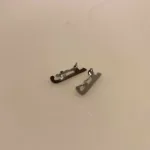 Miniature Skøjter gammeldags sølvfarvede, skøjter, isskøjter, skøjteløb, kunstskøjteløb, vinter, vintersport, jul, julepynt, miniature, miniaturer, ting til, tilbehør, dukkehuset, nisser, nissetilbehør, julekalender, pakkekalender, sangskjuler, elsker, jul, 1:12, tale, symbolsk, sjov, gamle dage, isvinter, skøjteprinsesse, biti, ribe, gamle dage, matador, nissedør,