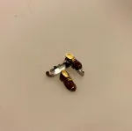 Miniature Skøjter gammeldags sølvfarvede, skøjter, isskøjter, skøjteløb, kunstskøjteløb, vinter, vintersport, jul, julepynt, miniature, miniaturer, ting til, tilbehør, dukkehuset, nisser, nissetilbehør, julekalender, pakkekalender, sangskjuler, elsker, jul, 1:12, tale, symbolsk, sjov, gamle dage, isvinter, skøjteprinsesse, biti, ribe, gamle dage, matador, nissedør,