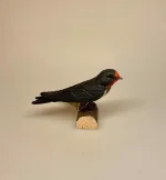 Naturens fugle af træ - Svale, svale, svalehale, landsvale, swallow, træsvale, svalefigur, træfugl, træfigur, håndlavet, håndsnittet, kunsthåndværk, natur, vejleder, vadehavet, fugle, ornitolog, fugleliv, fugle i farver, danske, fauna, flora, en svale gør ingen sommer, en enkelt svale, telefonmaster, biti, ribe, nationalpark