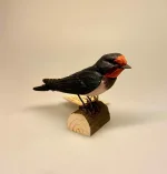 Naturens fugle af træ - Svale, svale, svalehale, landsvale, swallow, træsvale, svalefigur, træfugl, træfigur, håndlavet, håndsnittet, kunsthåndværk, natur, vejleder, vadehavet, fugle, ornitolog, fugleliv, fugle i farver, danske, fauna, flora, en svale gør ingen sommer, en enkelt svale, telefonmaster, biti, ribe, nationalpark