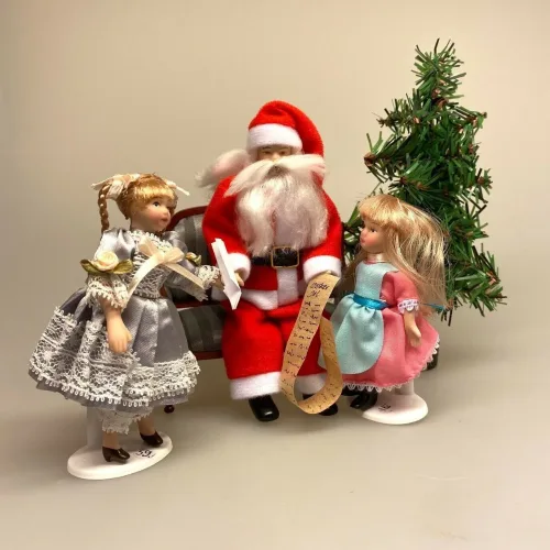 Dukke Mand - Julemand, kostume, outfit, klædt ud, nissedør, julestue, jul, i, dukkehuset, dukkestuen, nisserne, tilbehør, dukkehusdukke, dukker, til, 1:12, jul, juleting, julepynt, sjov, sangskjuler, biti, ribe