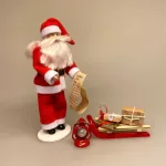 Dukke Mand - Julemand, kostume, outfit, klædt ud, nissedør, julestue, jul, i, dukkehuset, dukkestuen, nisserne, tilbehør, dukkehusdukke, dukker, til, 1:12, jul, juleting, julepynt, sjov, sangskjuler, biti, ribe