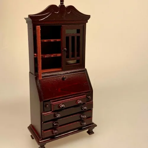 Miniature Chatol Mahogni, chartol, skab, møbler, dukkemøbler, dukkehusmøbler, miniaturer, dukkestue, sangskjuler, julestue, nisser, tilbehør, ting til, nisser, birgitte frigast, nissedør, nissehus, nissebo, julen 2021, kalender, nissekalender, biti, ribe,