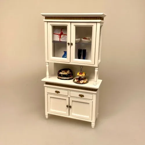 Miniature Chatol med guldkant - hvidt, chartol, spisestue, møbel, skab, buffet, dukkehus, dukkehusting, dukkehusmøbler, møbler, miniaturer, 1:12, dukkemøbler, nisser, nissehus, nissebo, juleting, julekalender, lav selv, nissedør, håndlavet, titanians palads, symbolsk, gave, gaveide, elegant, stilmøbler, biti, ribe