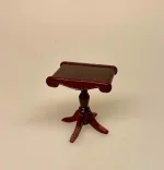Miniature Sidebord Rektangulært Mahogni, sidebord, lampebord, miniaturer, dukkehus, tilbehør, ting til, dukkehusting, dukkehusmøbler, dukkestue, mahogni, 1:12, nisser, nissedør, julepynt, nissehus, nissebo, nisseting, biti, ribe, symbolsk, gave, gavekort, sangskjuler, titte, kikkasse,