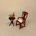 Miniature Sidebord Rundt Mahogni, lille, sidebord, lampebord, træbord, dukkehus, dukkehusmøbler, dukkehusting, dukkehustilbehør, dukkehuset, dukkestue, dukkemøbler, biti, ribe, nisser, til, tilbehør, 1:12, nissebo, nissedør