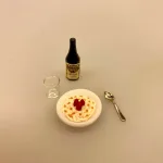 Miniature Skål med risengrød eller ris a la mande, julegrød, nissegrød, nissemad, nisser, nissebo, flytter ind, nissedør, nissen, birgitte frigast, dukkehus, dukkehusting, ting, til, tilbehør, miniaturer, dukkestue, jul i, dukkemad, 1:12, sætterkasse, sætterkassen, sættekasse, biti, ribe