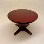 Miniature Spisebor0d Rundt Mahogni, spisebord, dukkehusmøbler, dukkehus, dukkehuset, dukkehustilbehør, dukkehusting, miniature, miniaturer, ting til dukkehus, firkantet, biti, ribe, gavekort, symbolsk gave, gave, bord i gave, gavekort til møbler,valnød, valnøddebrunt, brun bejdset, brunt bord, spisebord, nisser, nisserne, tilbehør, ting til, rundt, spisebord, dukkemøbler, 1:12,