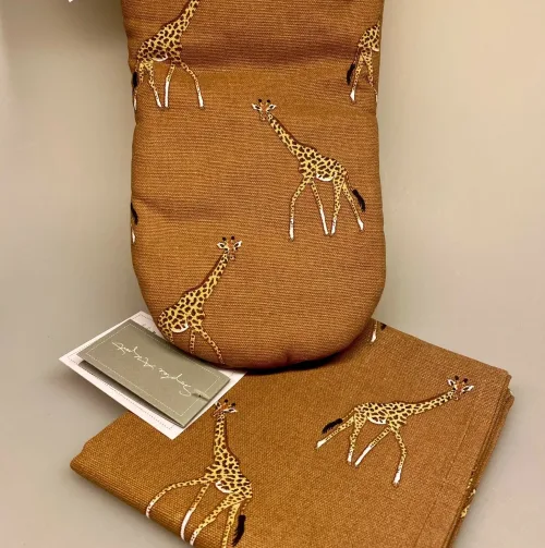 Grillhandske bomuld med tryk - Giraffer, Viskestykke Bomuld med tryk - Giraffer, Forklæde i Bomuld med tryk - Unisex - Giraffer, giraf, med, motiv, savanne, safari, store fem, vilde dyr, forklæde, madlavning, afrika, girafsprog, eksotisk, gave, gaveide, rejse, biti, ribe, til, damer, mænd,