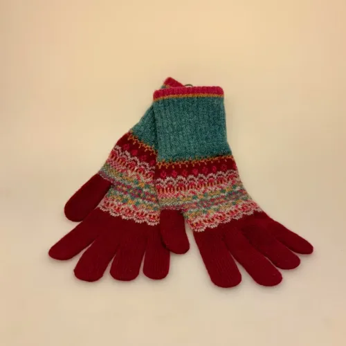 Eribé Strikkede Fingervanter Bordeaux Støvgrøn, Velvet, vinrød, mættede, dybe, farver, rubinrød, eksklusiv, smart, særlig, adel, landadel, engelsk, country side,