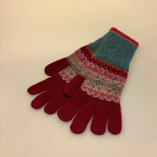 Eribé Strikkede Fingervanter Bordeaux Støvgrøn, Velvet, vinrød, mættede, dybe, farver, rubinrød, eksklusiv, smart, særlig, adel, landadel, engelsk, country side,
