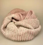 Eribe Strikket Tube Tørklæde uld Arctic Blossom, lysegrå, rosa, sarte farver, forårsfarver, sommerfarver, lyserød, merinould, lysegrå, beige, natur, neutral, anvendelig, smart, chunky, fyldigt, sporty, lækkert, smart, gave, gaveide, tilbehør, vinter, hætte, cape, stola, sjælevarmer, biti, skotsk, skotland, strik, skotsk, tørklæde, loop, uld, blød, kradser ikke, lunt, halsedisse