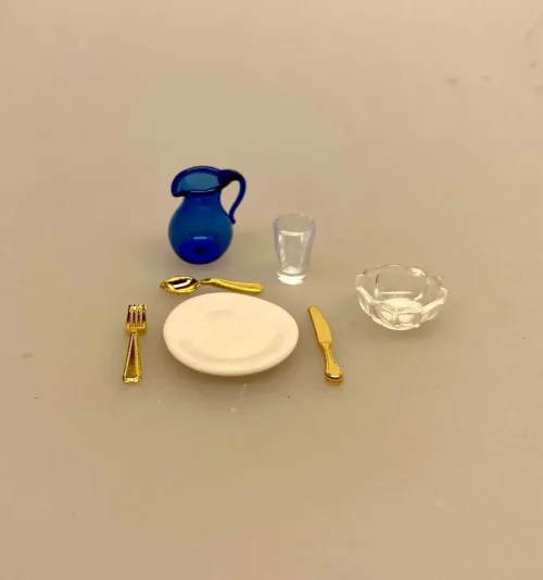 Miniature Bestik - Kniv Gaffel & Ske guld til 2, guldske, i munden, elegant, adeligt, kongeligt, ske, gaffel, kniv, bestik, knive, skeer, gafler, service, dukkehus, ting, til, tilbehør, nisser, nissebo, nissehus, nissedør, julekalender, miniature, dukkehusting, dukkehustilbehør, 1:12, sætterkasse, sættekasse, biti, ribe, dukkestue