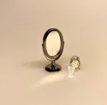 Miniature Bordspejl Sølv, barberspejl, vippespejl, bordspejl, spejl, bordspejl, dukkehusspejl, lillebitte, miniaturer, miniaturespejl, dukkehustilbehør, dukkehusting, badeværelse, skønhedsbehandling, gavekort, sangskjuler, biti, ribe