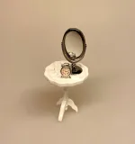 Miniature Bordspejl Sølv, barberspejl, vippespejl, bordspejl, spejl, bordspejl, dukkehusspejl, lillebitte, miniaturer, miniaturespejl, dukkehustilbehør, dukkehusting, badeværelse, skønhedsbehandling, gavekort, sangskjuler, biti, ribe