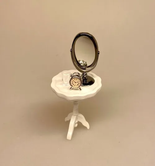 Miniature Bordspejl Sølv, barberspejl, vippespejl, bordspejl, spejl, bordspejl, dukkehusspejl, lillebitte, miniaturer, miniaturespejl, dukkehustilbehør, dukkehusting, badeværelse, skønhedsbehandling, gavekort, sangskjuler, biti, ribe