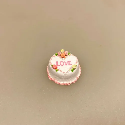Miniature Bryllupskage med roser, valentinesdag, valentineskage, bryllupsdag, bryllup, brudepar, kærlighed, guldbryllup, sølvbryllup, kobberbryllup, kageglad, sjov, miniaturer, 1:12, bagedysten, dukkehuskager, dukkehus, tilbehør, ting til, nisser, festligt, sangskjuler, symbolsk gave, gavekort, pengegave, biti, ribe
