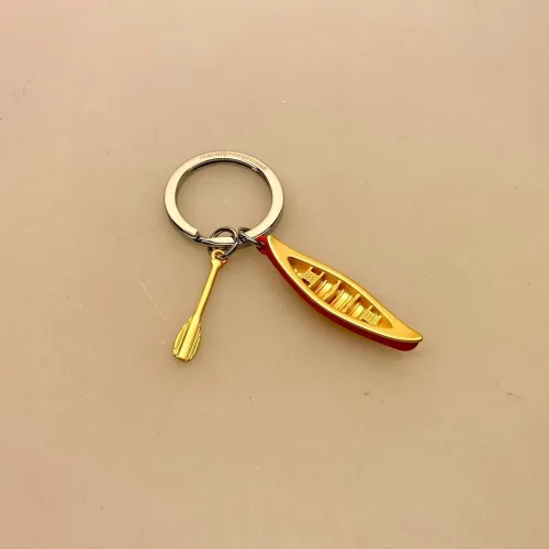 Nøglering - Kano rød med pagaj, canoe, kano, kanotur, camping, lejrtur, spejder, det fri liv, friluftsliv, pagaj, gave, gaveide, julegave, symbolsk, pengegave, gavekort, oplevelsesgave, biti, ribe,