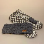 Strikkede luffer uld med foer - Denim-natur, strikluffer, vanter, luffer, strik, bløde, kradser ikke, mønster, strikmønster, forede, foer, med foer, blå, gråblå, merinould, rombemønster, håndstrikkede, dansk, varme, biti, ribe