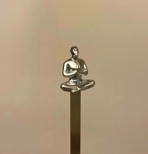 Bogmærke Stål - Mat Sølv Yoga, yoga, yogastilling, fred, ro, meditation, det tredje øje, nirvana, chakra, guru, instruktør, pranayama, hatha, oplysning, gave, gaveide, symbolsk, biti, ribe, læsehest, boggave, bøger, læse,